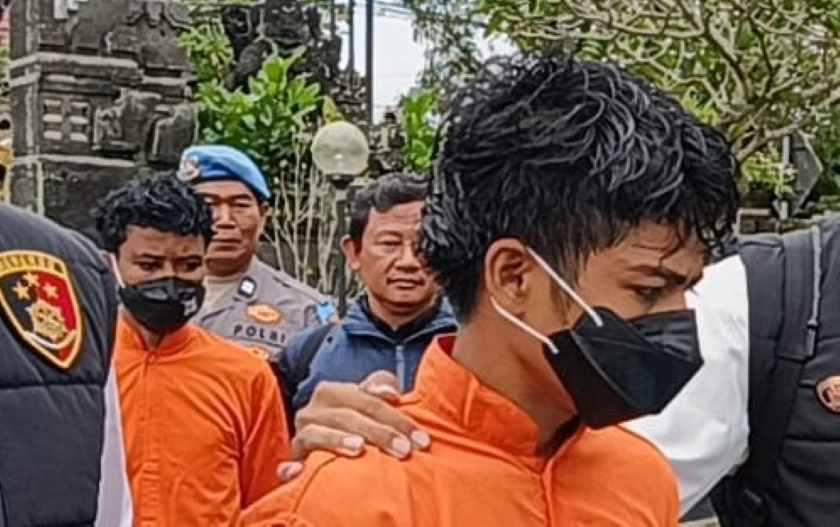 TERTANGKAP : , Stepanus Dadi alias Nus dan Dominggus Kondo alias Rio. (dok.Polsek Tampaksiring, Gianyar)