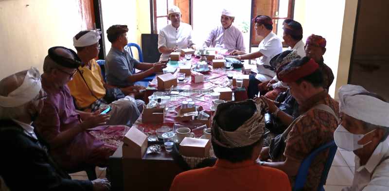 KEBERATAN : Pertemuan PHDI Buleleng membahas wacana pemindahan pelaksanaan Hari Suci Nyepi.(francelino junior)