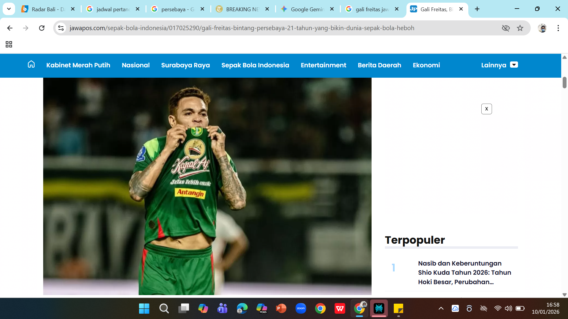 Striker Persebaya Gali Freitas membayar kepercayaan Bernardo Tavares yang menurunkannya melawan Malut United dengan gol di menit ke-14.