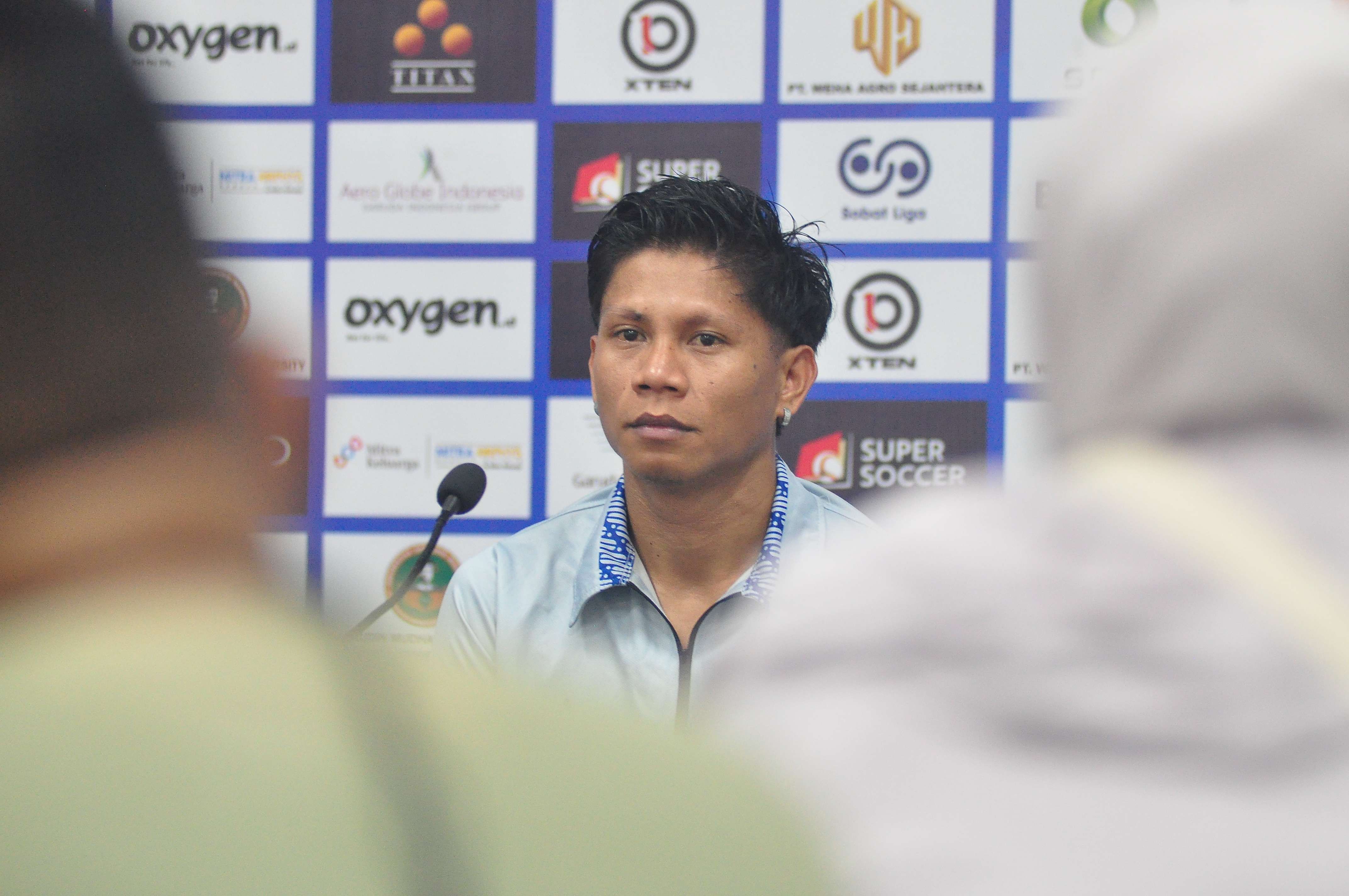 Fahreza Sudin dalam sesi konferensi pers usai mencetak dua gol ke gawang Madura United.