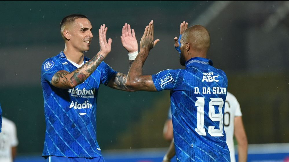 Alberto Rodriguez saat masih membela Persib di musim 2024-2025
