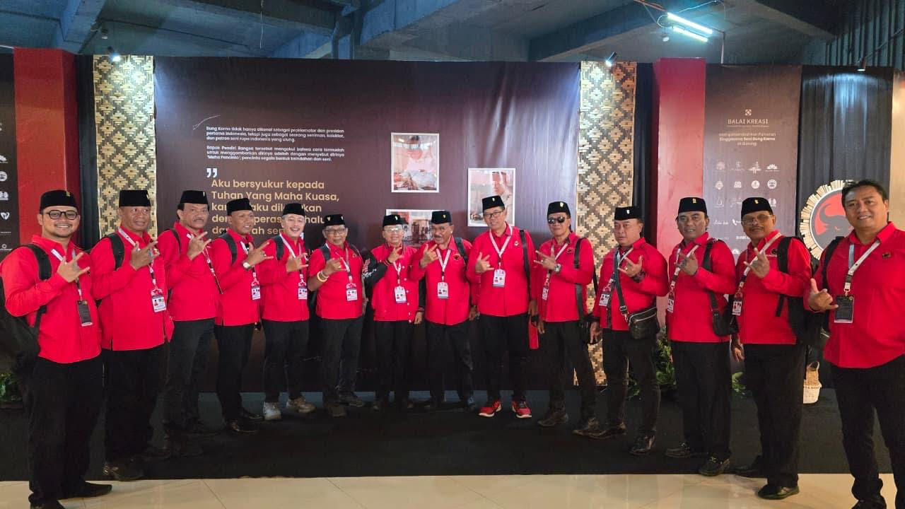 TANCAP GAS: Para pengurus PDI Perjuangan Kota Denpasar