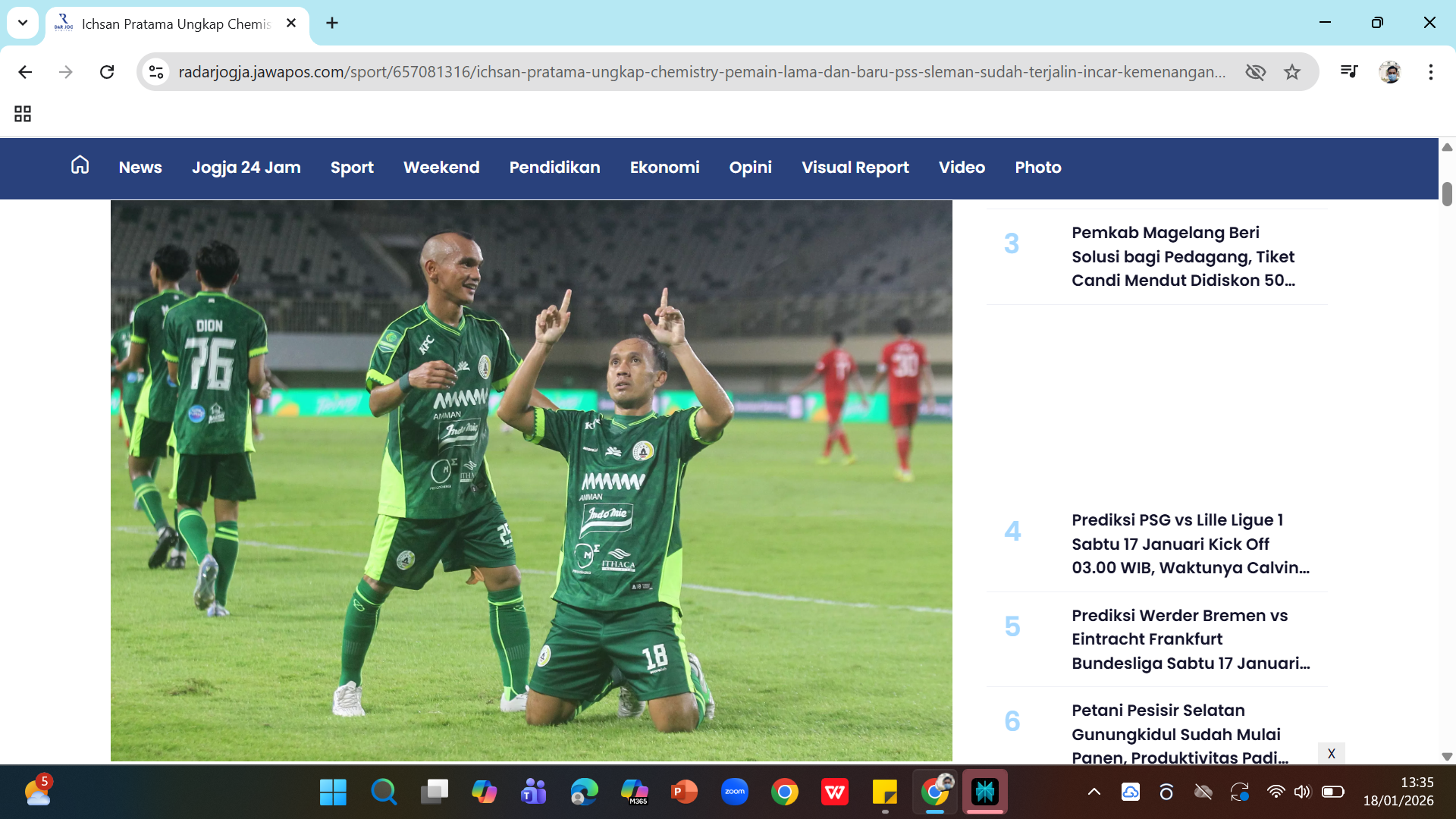 Ichsan Pratama melakukan selebrasi usai mencetak gol kedua bagi PSS Sleman saat pertandingan melawan Persipal Palu.