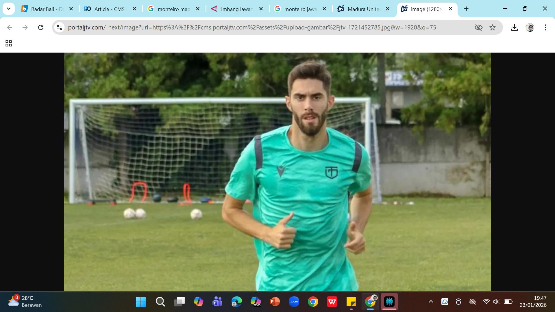 Bek Madura United Pedro Monteiro turun melawan Persija Jakarta.