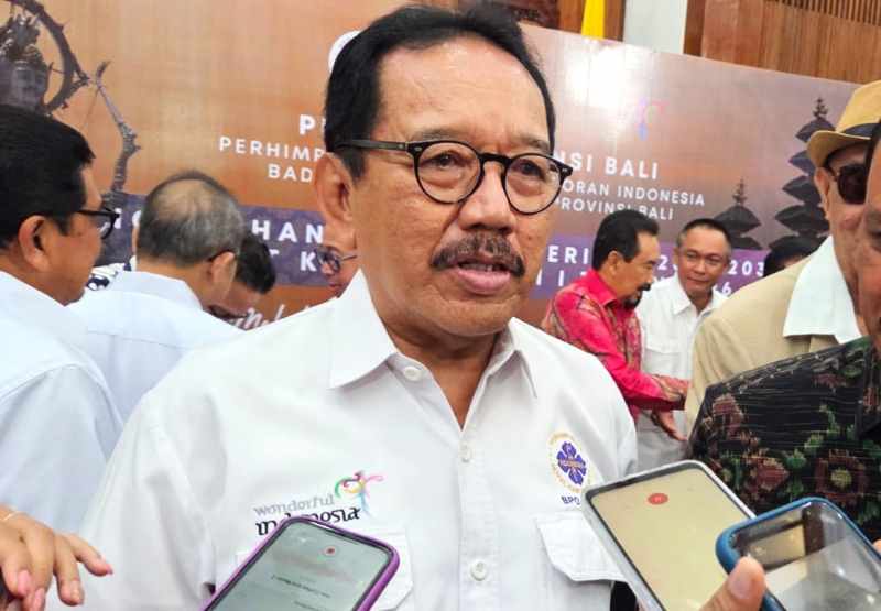 SAMPAIKAN OTOKRITIK : Tjokorda Oka Artha Ardana Sukawati alias  Cok Ace kembali dikukuhkan sebagai Ketua PHRI Bali. (marsellus pampur)