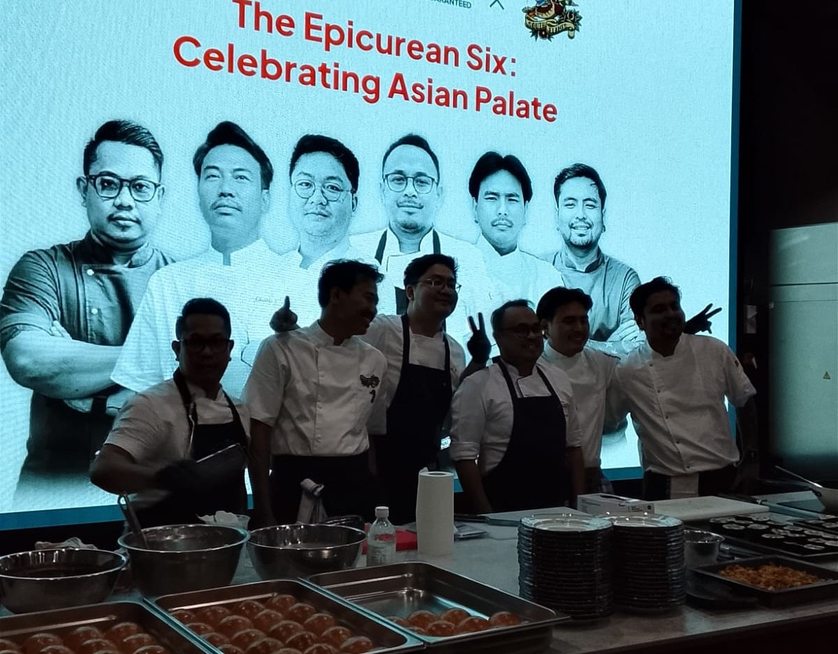 ADU MANTAP: Chef Rational dan South Flames, dipertemukan khusus untuk satu malam istimewa di Atambah Bottle Shop,pada Selasa (20/01/2026)
