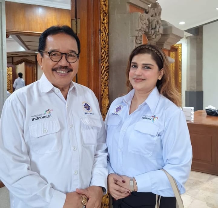 Sonia Kaur bersama Ketua PHRI Bali 2025-2030 Tjokorda Oka Artha Ardana Sukawati usai pelantikan (23/1/2025).