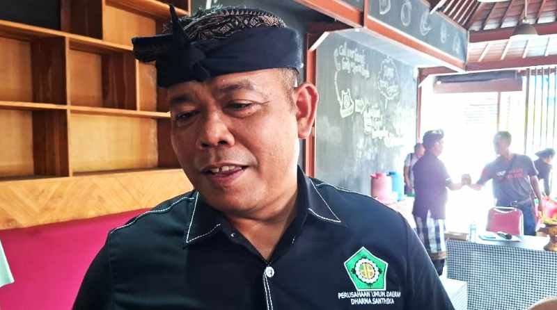 MENGUNDURKAN DIRI : Kompyang Gede Pasek Wedha. (juliadi/radar bali)