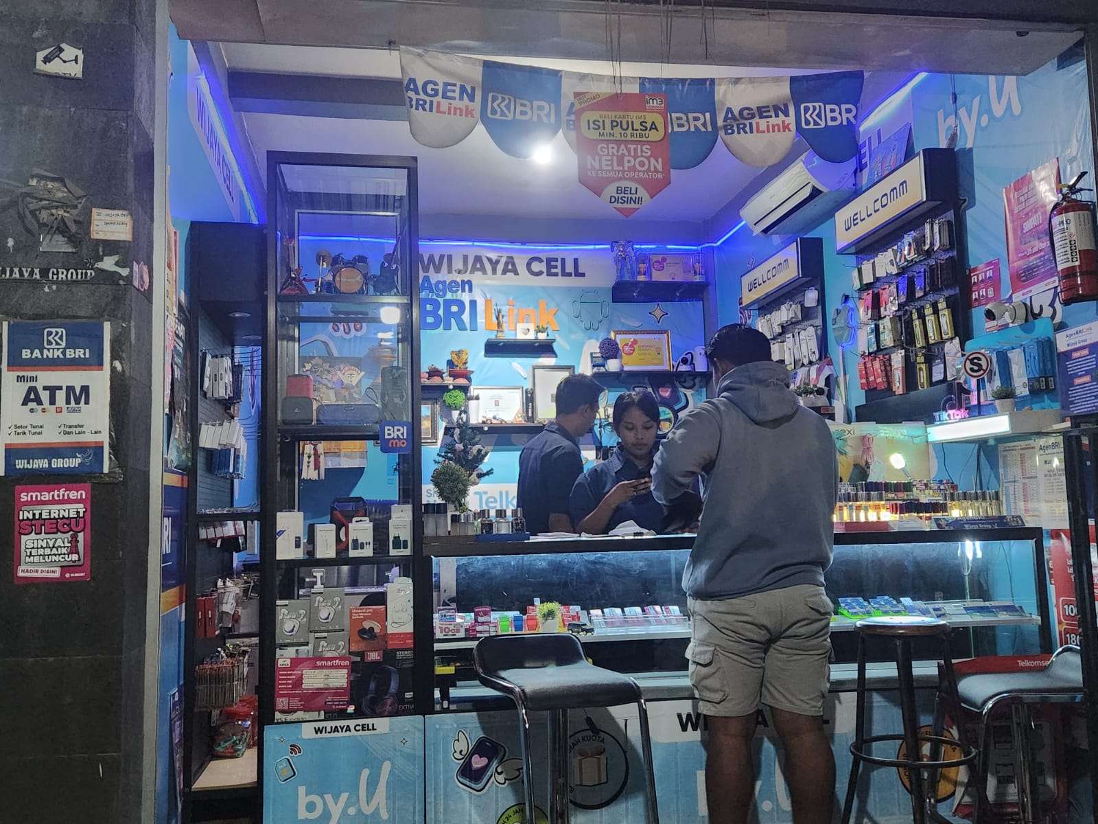 Agen BRILink Wijaya Group berhasil mengembangkan usaha produk digital sekaligus menghidupi keluarga melalui kemitraan dengan Bank Rakyat Indonesia (BRI).