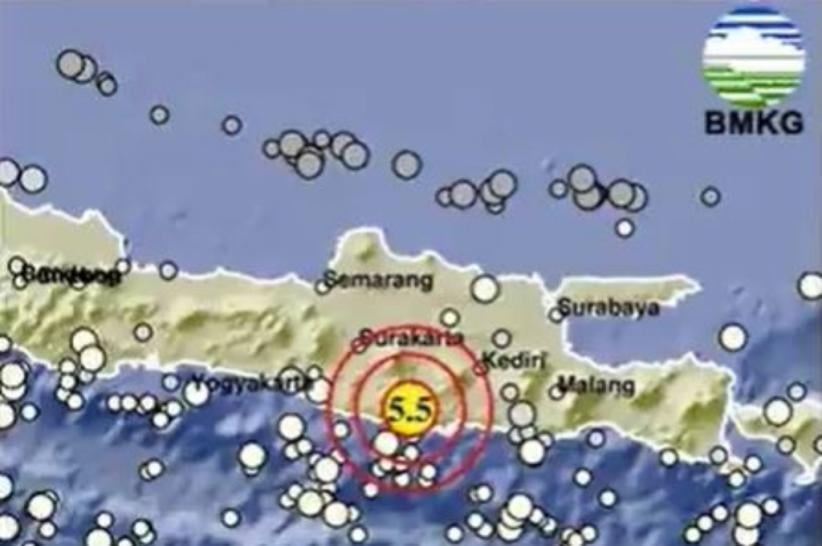 Gempa 5,5 magnitudo berpusat di Pacitan terasa hingga Yogyakarta, Solo, dan Semarang. BMKG menyebut tidak ada potensi tsunami.