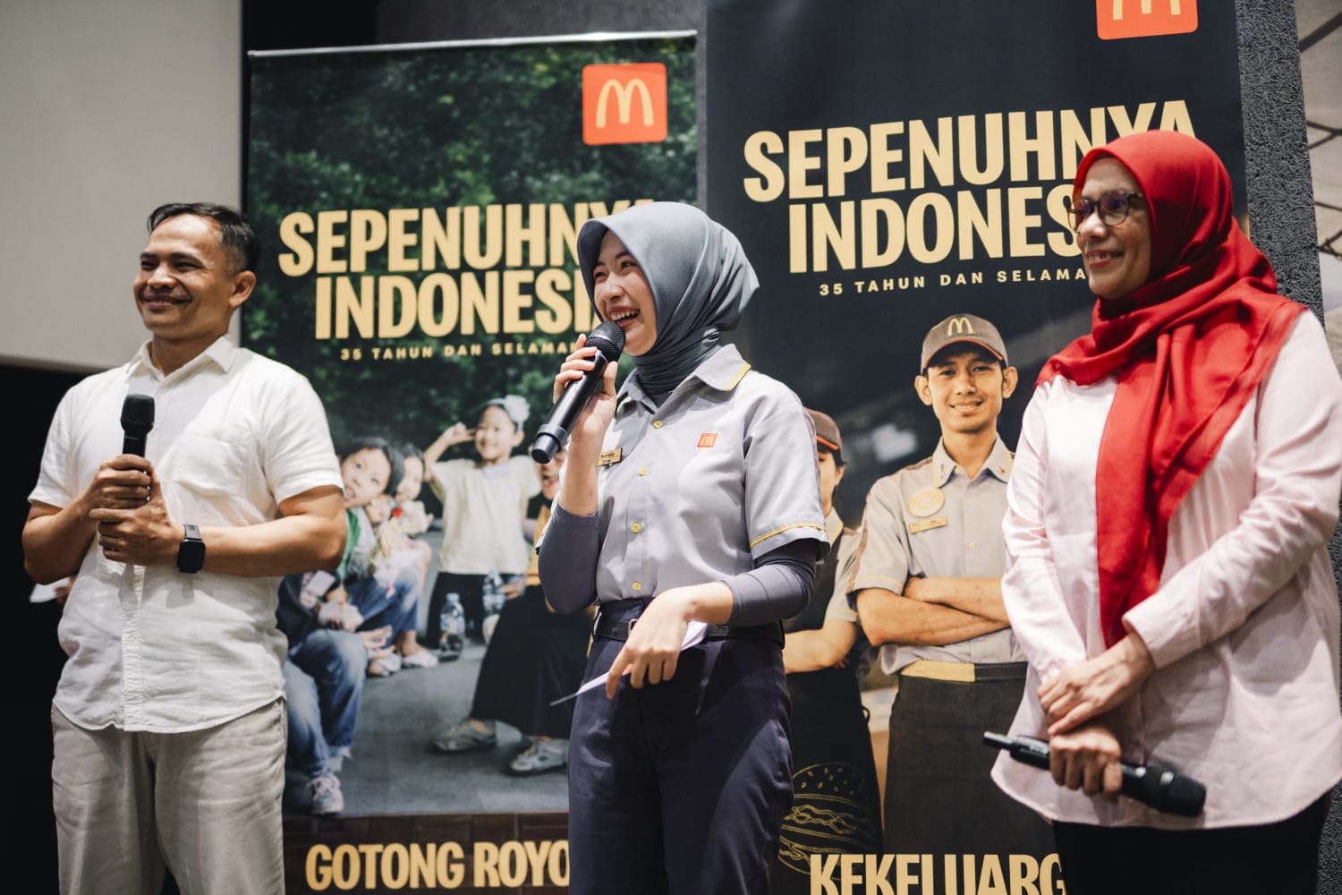 Tiga perwakilan karyawan McDonald&rsquo;s Indonesia, Wawan Setiawan (Associate Director of Operations), Solecha Umardin (karyawan purnabakti), dan Nur Laila (crew restoran), berbagi pengalaman.