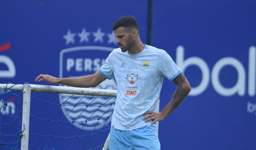 Bek Persib Bandung Patricio Matricardi.