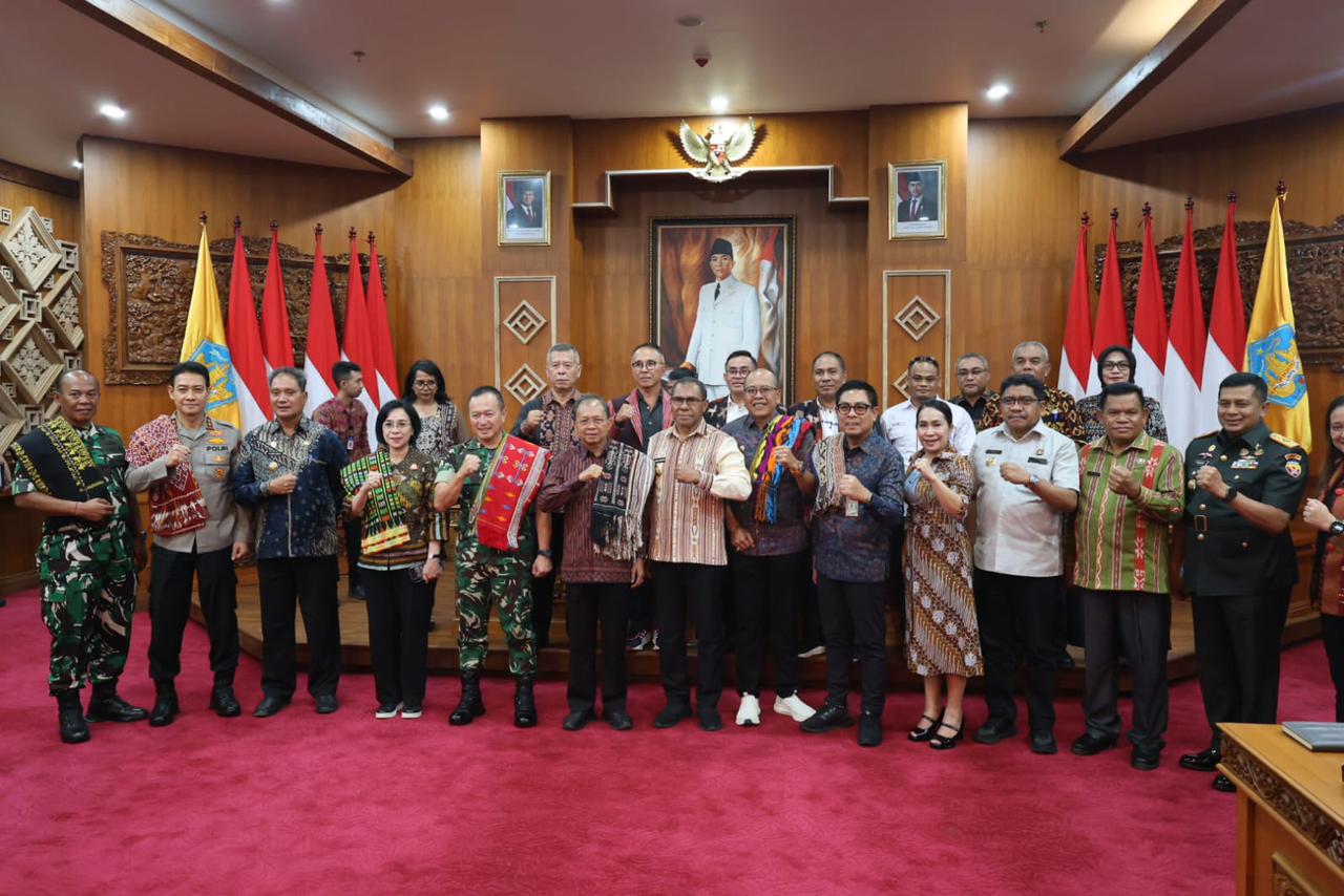 Wawali Kota Denpasar Arya Wibawa Dampingi Gubernur Bali Wayan Koster Terima Kunker Wagub NTT Johni Asadoma, Jumat (30/1)