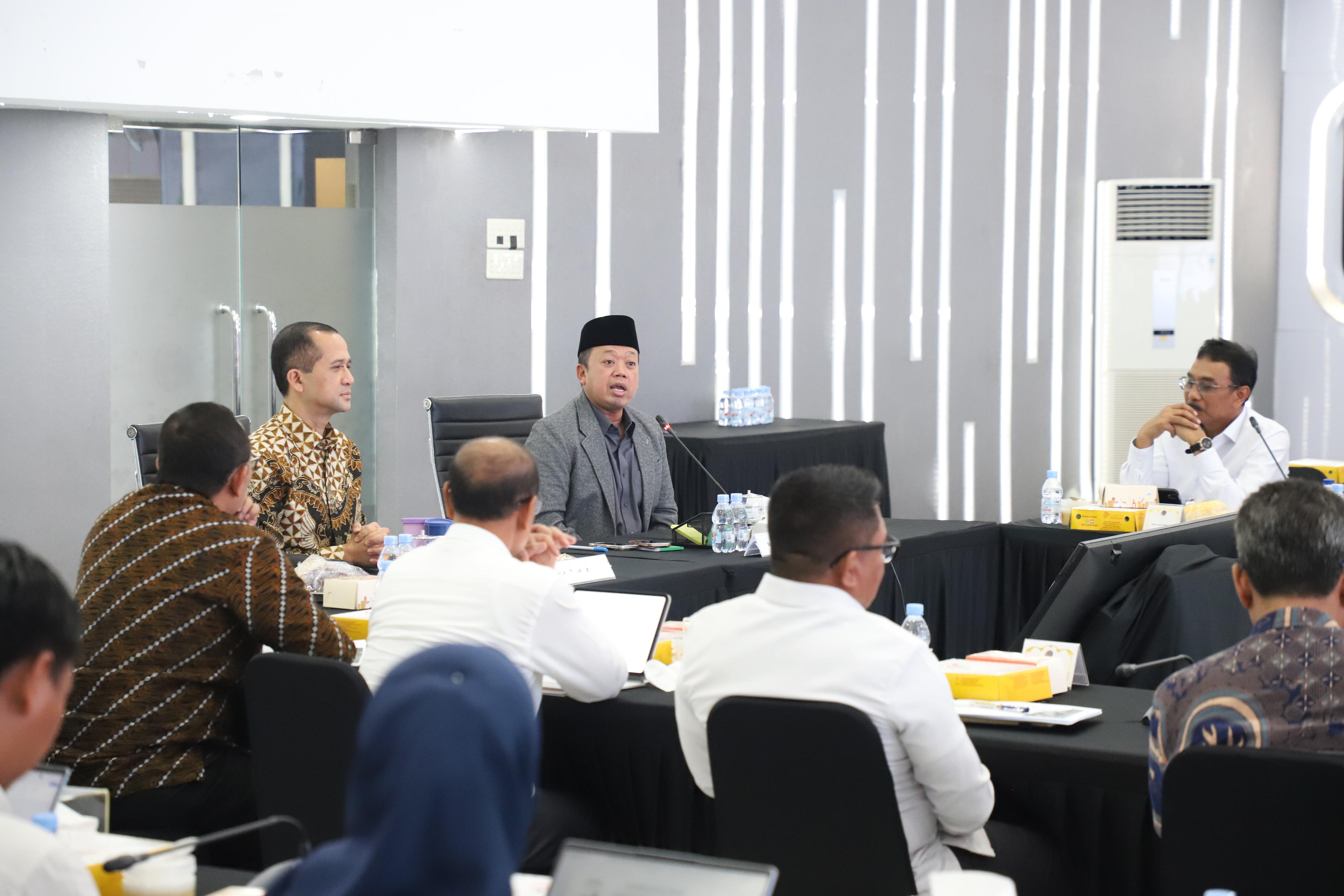 Menteri ATR/Kepala BPN Nusron Wahid saat memimpin Rakor pada Kamis (29/01/2026) di Aula Prona Kementerian ATR/BPN, Jakarta.
