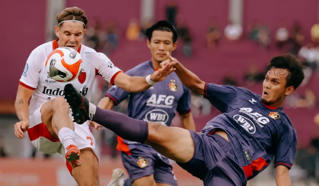 BLUNDER DAN BLUNDER : Bali United dipecundangi Persik Kediri di laga yang berlangsung di Stadion Brawijaya. (foto:IG Bali United)