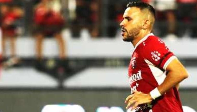 FOKUS KE LAGA BERIKUTNYA: Boris Kopitovic ajak focus ke laga berikutnya melawan Persebaya Surabaya di Stadion Kapten Wayan Dipta. (miftahuddin/radar bali)