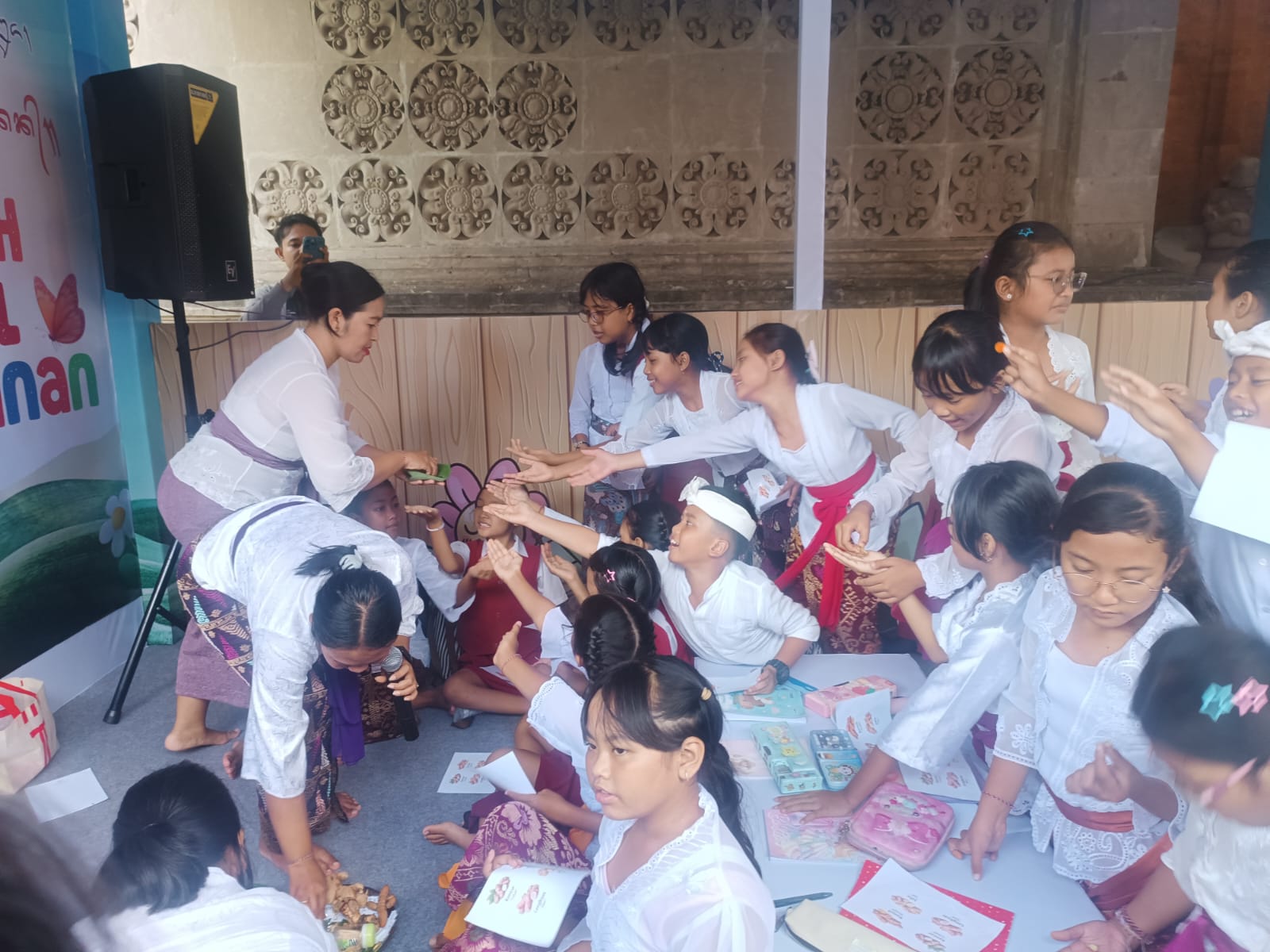 Belajar sambil bermain literasi numerasi dan budaya ini dilaksanakan pada Senin, 2 Februari 2026. (Adrian Suwanto/Radar Bali)