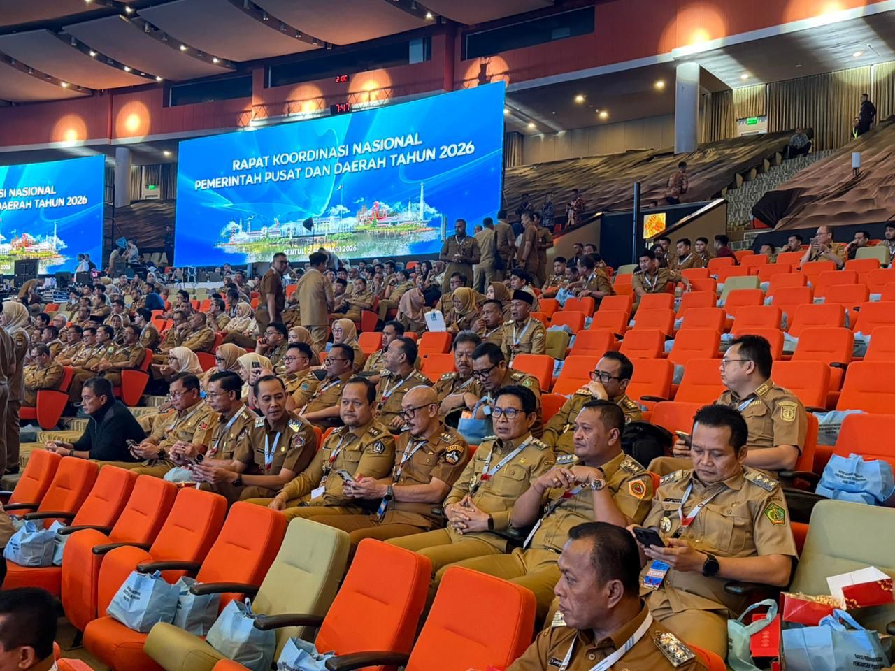 Bupati Wayan Adi Arnawa dan Wabup Bagus Alit Sucipta saat menghadiri Rakornas di Sentul International Convention Center, Bogor, Jawa Barat, Selasa (2/2).