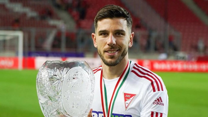 Bek Timnas Montenegro Dusan Lagator didaftarkan PSM Makassar setelah resmi lepas dari sanksi FIFA. Lagator akan menjadi pemain termahal PSM Makassar.