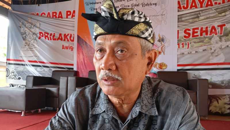 BEBERKAN CERITA : Kelian Desa Adat Buleleng, Nyoman Sutrisna. (francelino junior)