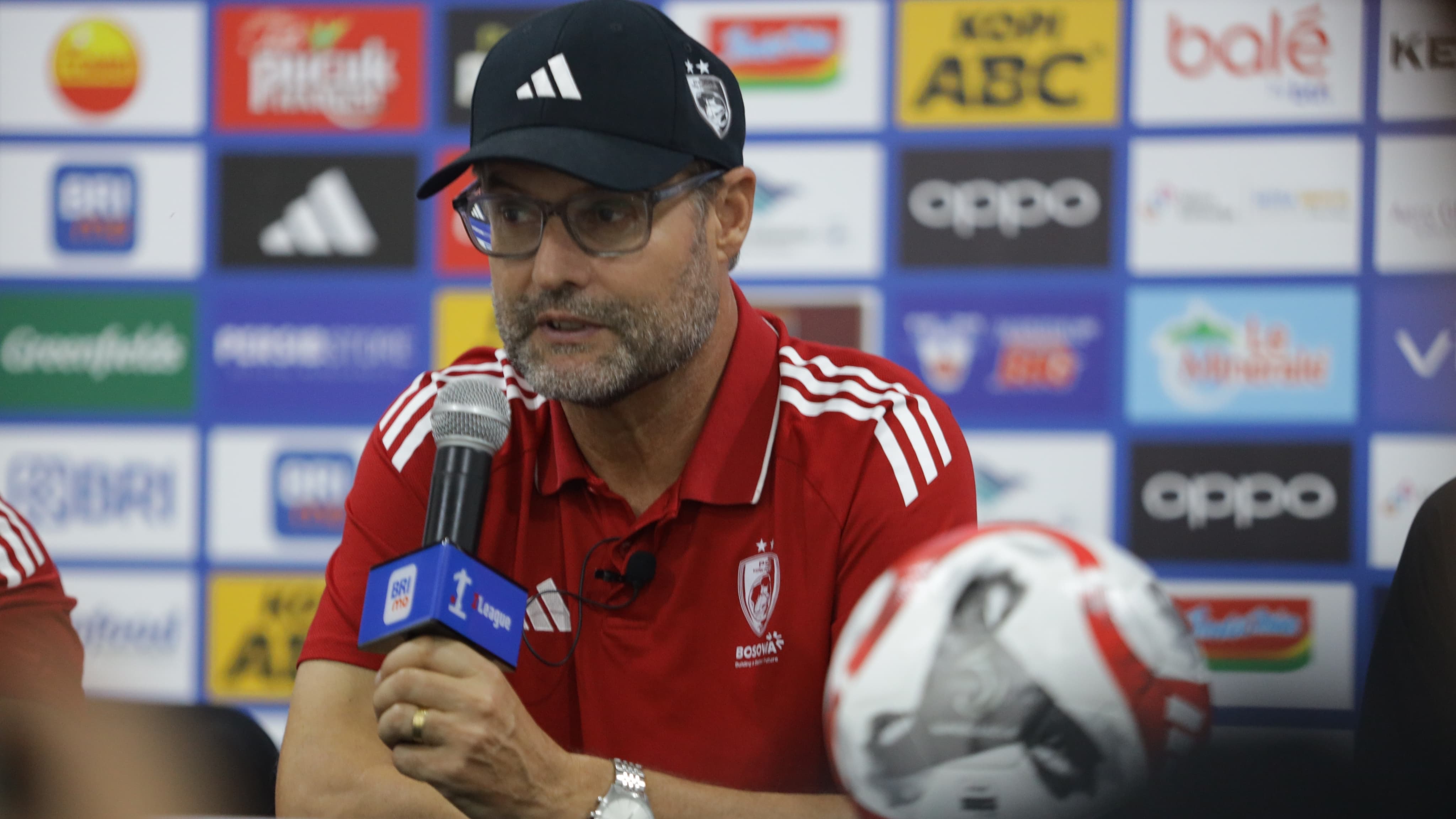 Tomas Trucha putar otak! PSM Makassar hadapi PSBS Biak tanpa Savio Roberto. Mampukah Juku Eja bangkit dan raih poin penuh di Maguwoharjo?