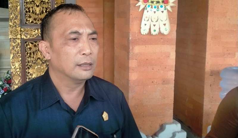 BLAK-BLAKAN : Ketua DPRD Tabanan I Nyoman Arnawa. (Juliadi/Radar Bali)