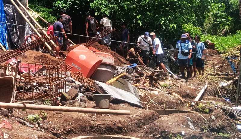 PETAKA SAAT CUACA EKSTREM : Longsor senderan di Banjar Tegenungan, Desa Kemenuh, Gianyar, satu korban tewas. (ist)