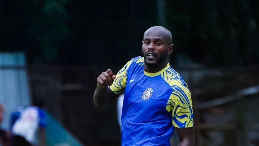 Joel Vinicius merayakan gol perdana untuk Arema FC ke gawang Semen Padang.