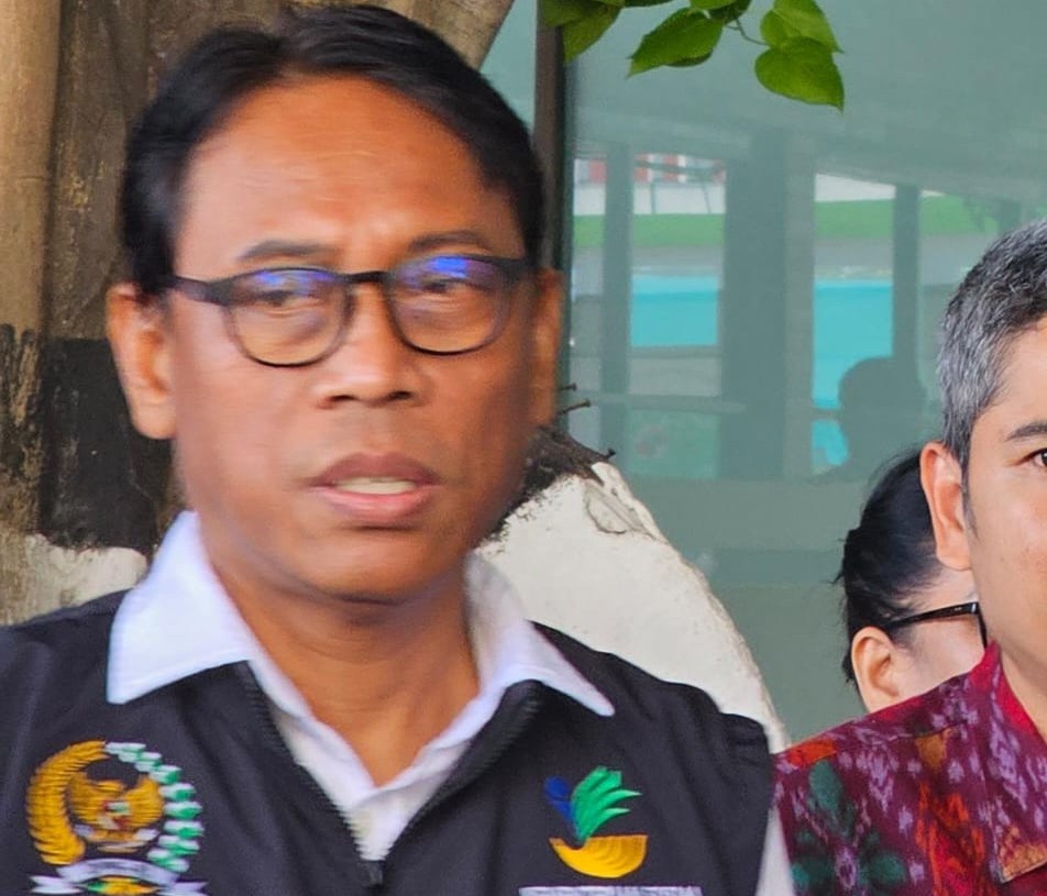 GADUH: Anggota DPR-RI Dapil Bali dari PDI Perjuangan Ketut Kariyasa Adnyana merespons kegaduhan penonaktifan BPJS PBI JK antara Wali Kota Denpasar dengan Mensos Gus Ipul.