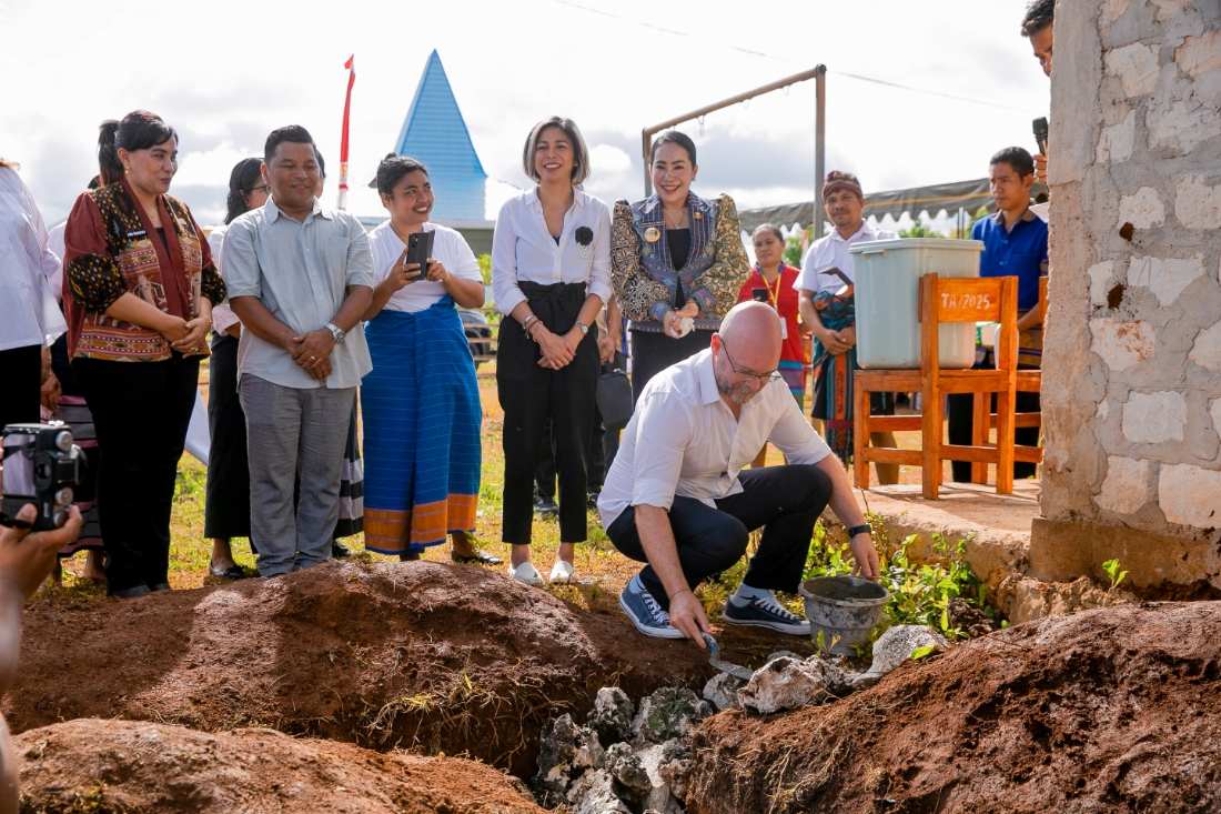 Peletakan batu pertama proyek pembangunan sekolah di Sumba Barat Daya, pada 12 Februari 2026.