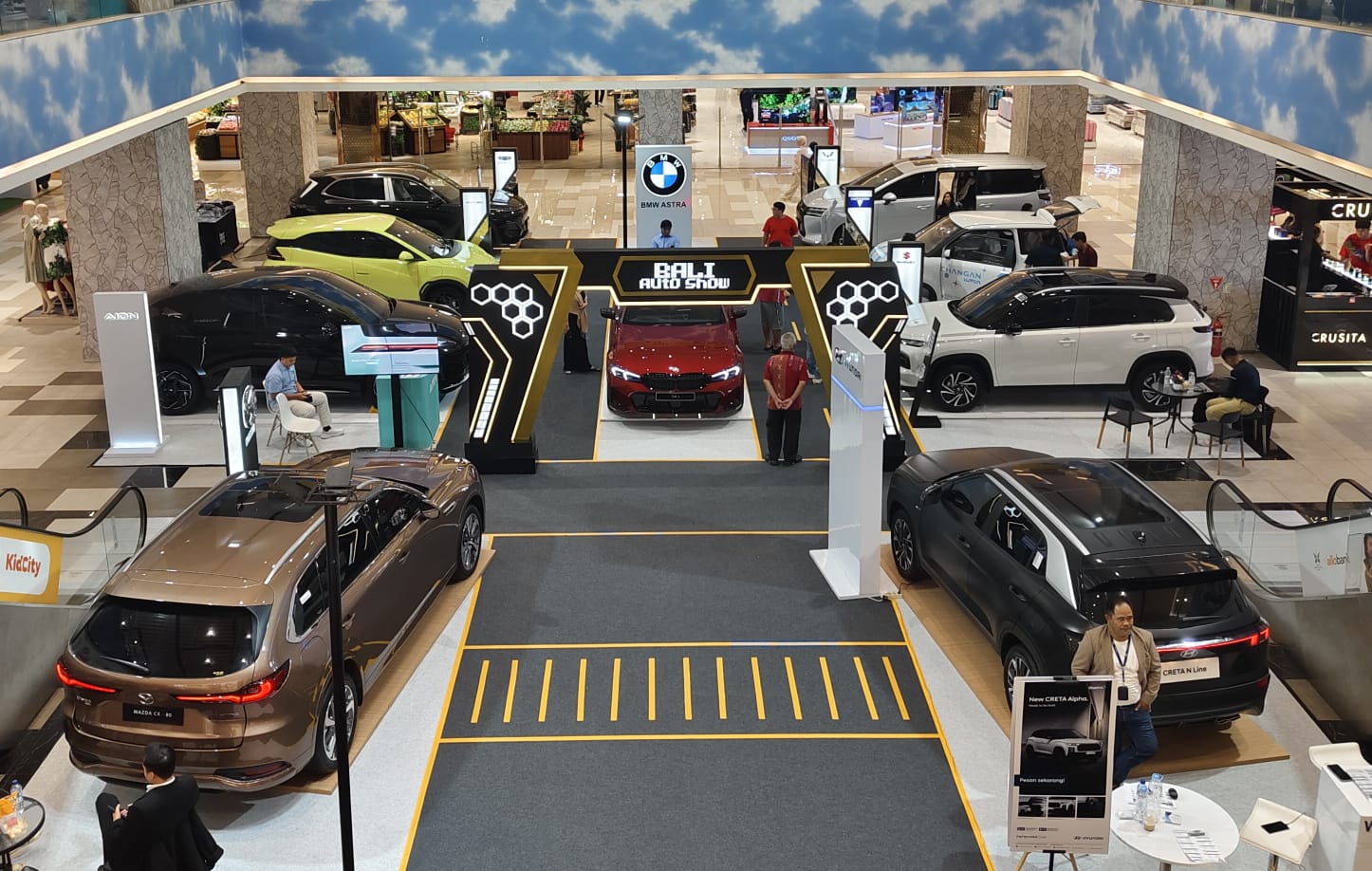 Sembilan merk mobil berpartisipasi dalam Bali Auto Show di Trans Studio Mall (TSM) Denpasar 16-22 Februari 2026. (Made Sukamara/Radar Bali)