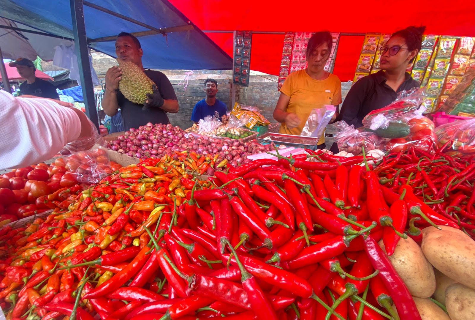 HARGA MENGIGIT: Harga cabai rawit melonjak tajam jelang hari raya Imlek dan awal Ramadan.