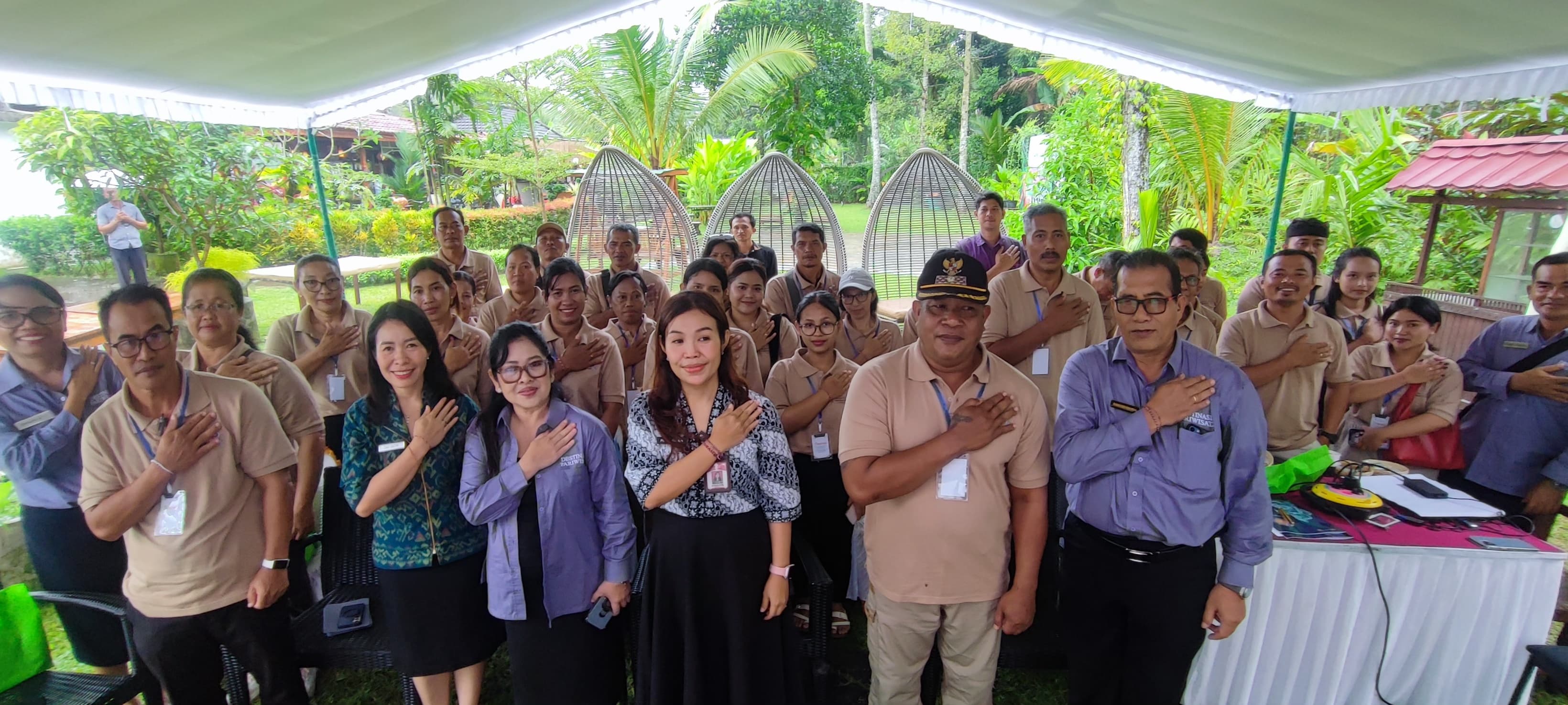 Program Studi Destinasi Pariwisata (DEP) Poltekpar Bali untuk meningkatkan tata kelola di Desa Wisata Selanbawak.