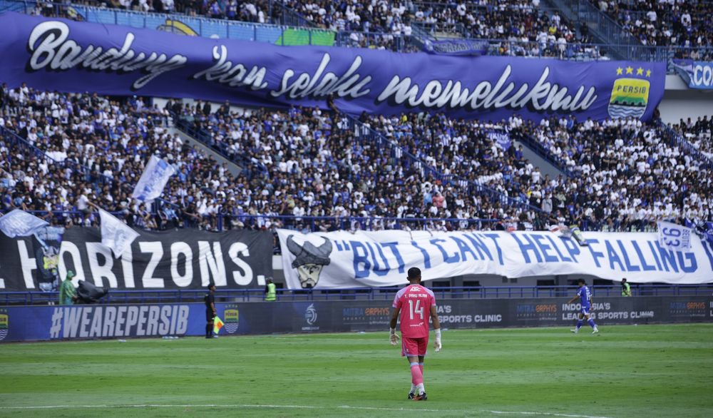 Kehadiran 30 ribu bobotoh di GBLA membuat Persib berhasil mempertahankan rekor tak terkalahkan di kandang sejak Agustus 2025. 