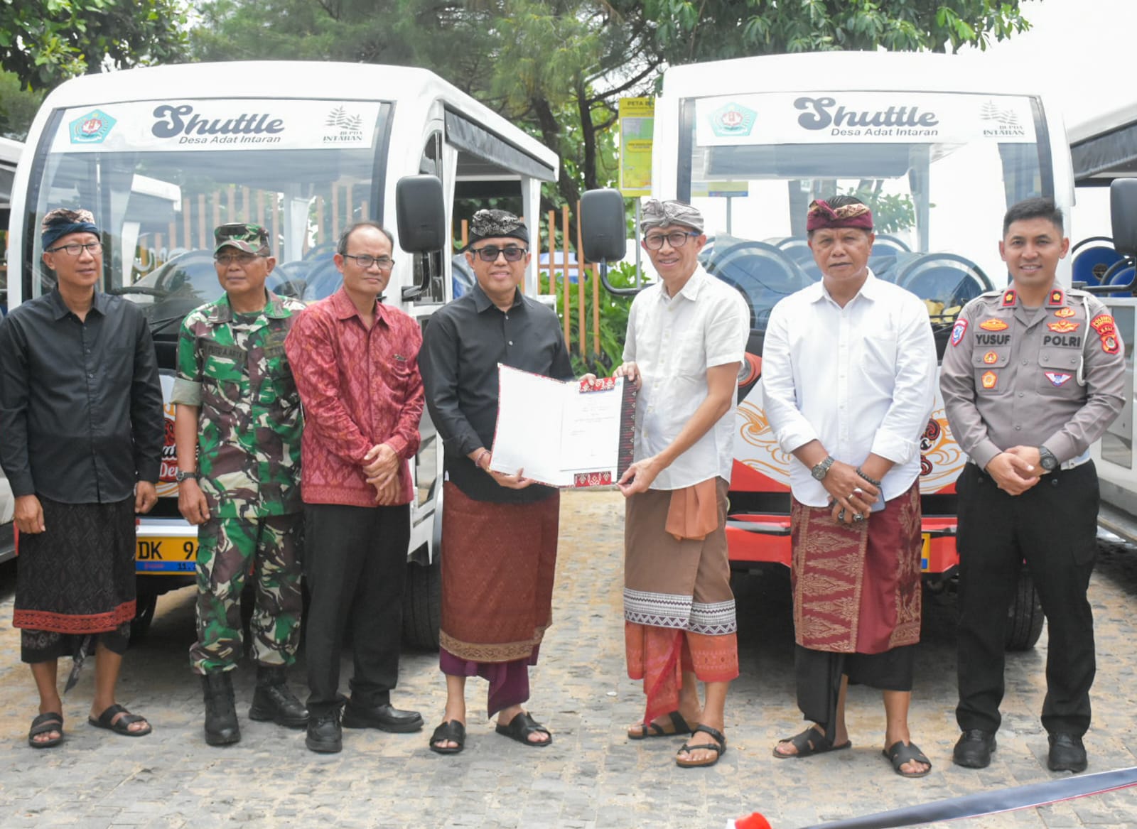 Wali Kota Denpasar I Gusti Ngurah Jaya Negara saat mencanangkan Sanur, Denpasar sebagai Kawasan Rendah Emisi (KRE) di Sanur Seaside Denpasar, Sabtu (21/2).