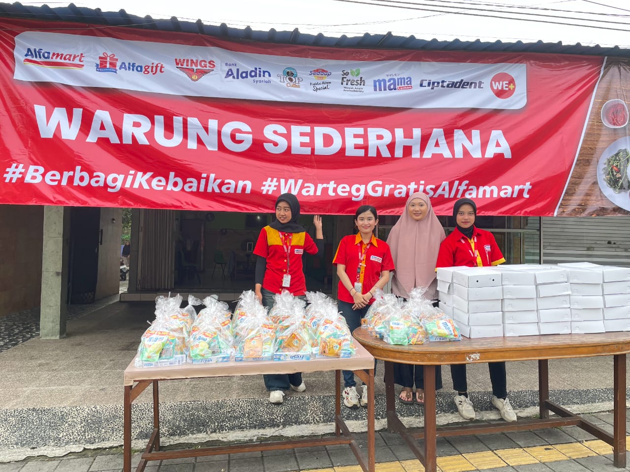 Program Warteg Gratis Alfamart di Warung Muslim Sederhana, jalaj Gajah Mada No. 39 Semarapura Kelod Kangin, Klungkung.