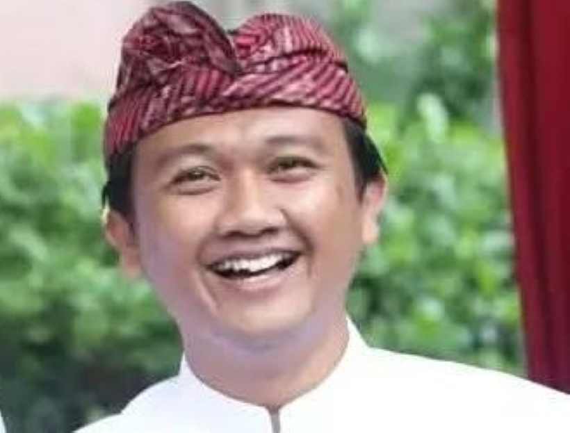 UJI MATERI UNDANG-UNDANG : Perbekel Desa Kukuh, I Nyoman Widhi Adnyana. (juliadi/radar bali)