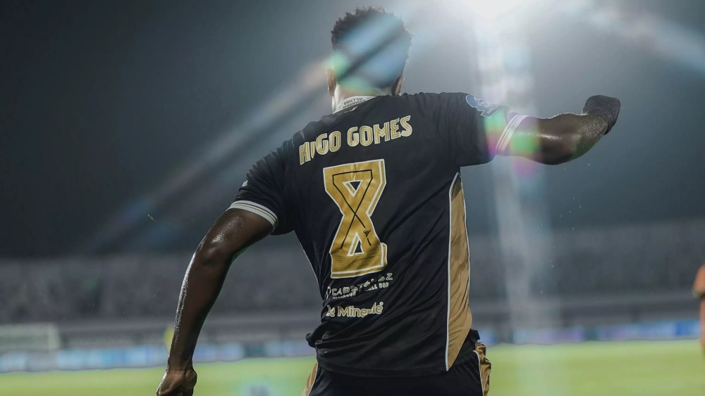 Pemain Dewa United Hugo Gomes alias Jaja kembali ke lapangan setelah cedera selama tiga bulan. 