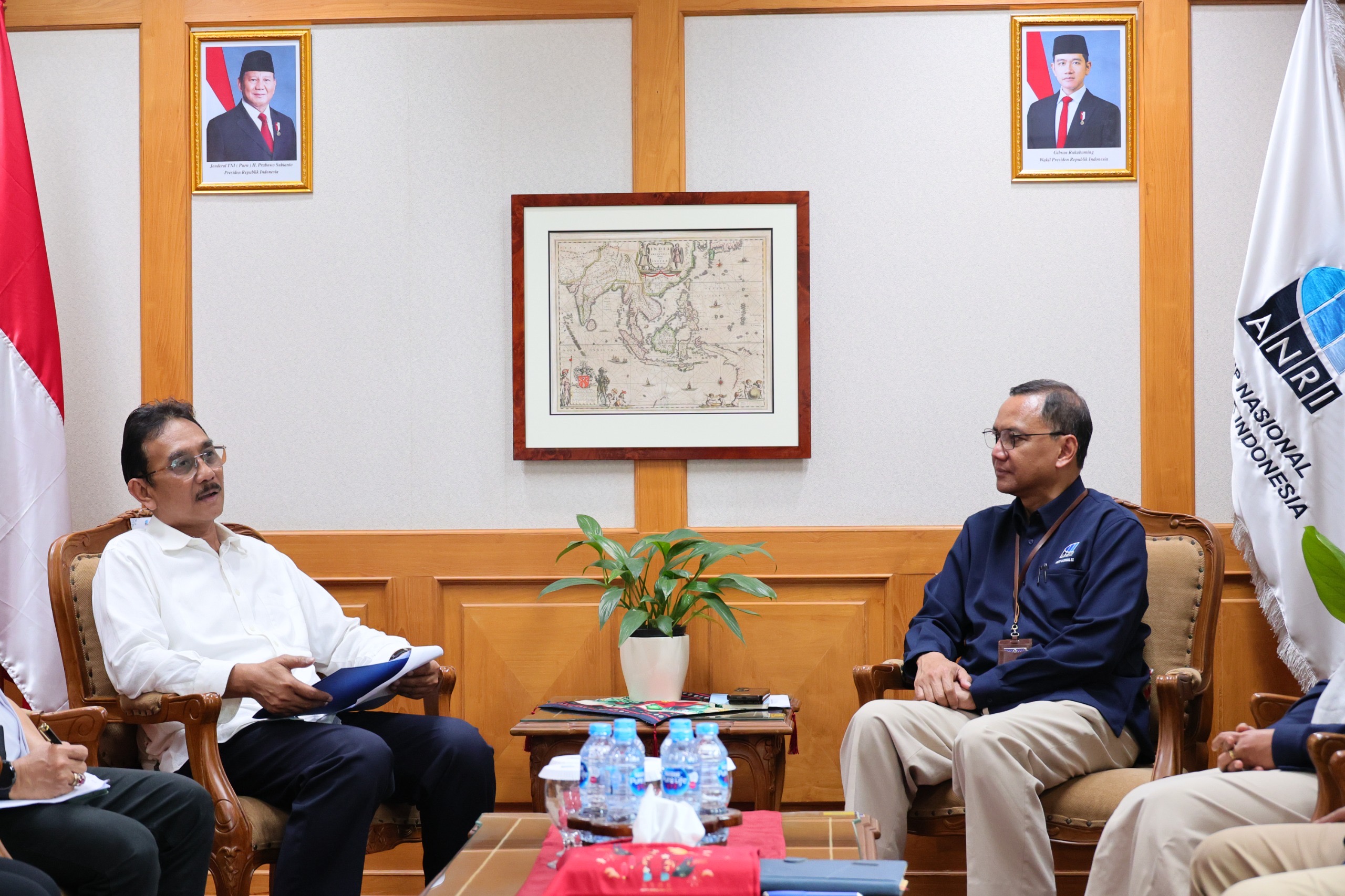 ATR/BPN), Dalu Agung Darmawan, mengunjungi Kantor Arsip Nasional Republik Indonesia (ANRI) di Jakarta pada Rabu (25/02/2026).