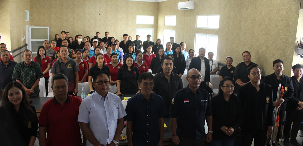 TURUN KE DESA: Suasana Studi Ekskursi Mahasiswa Magister Hukum Unud Angakatan 2025 di Desa Keramas, Gianyar, Jumat (27/2/2026).