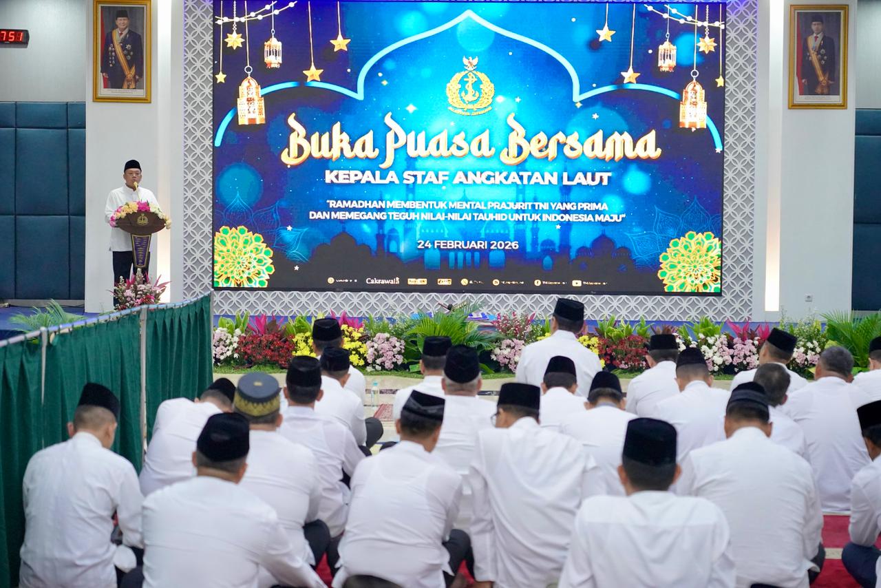 Menteri ATR/BPN Nusron Wahid saat buka puasa bersama Kepala Staf Angkatan Laut (AL) di Wisma Elang Laut Jakarta, Selasa (24/02/2026).