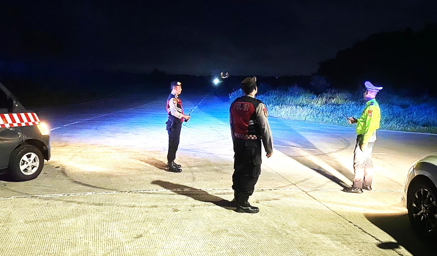 LANGSUNG BUBAR : Kawasan Jembatan Merah Pusat Kebudayaan Bali (PKB) Klungkung. (foto: Humas Polres Klungkung)