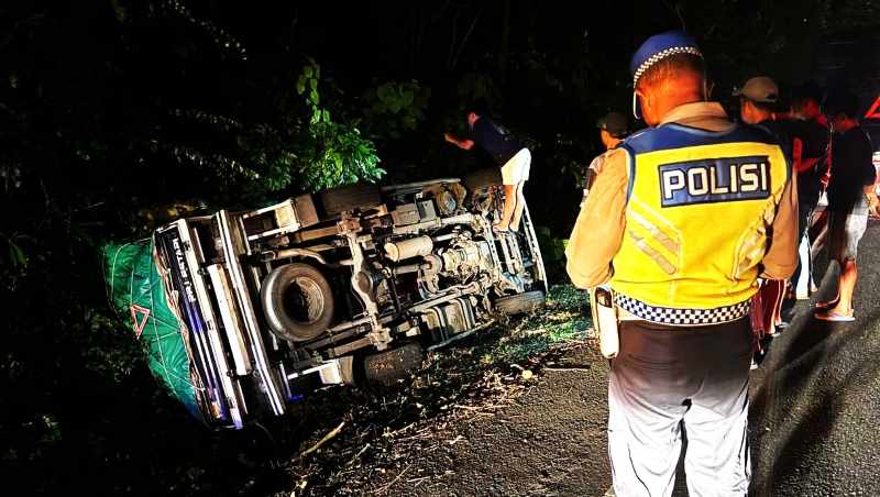 NAHAS GEGARA SEREMPETAN: Kecelakaan di kawasan Hutan Cekik, KM 121&ndash;122, Kelurahan Gilimanuk. (Polsek Gilimanuk)