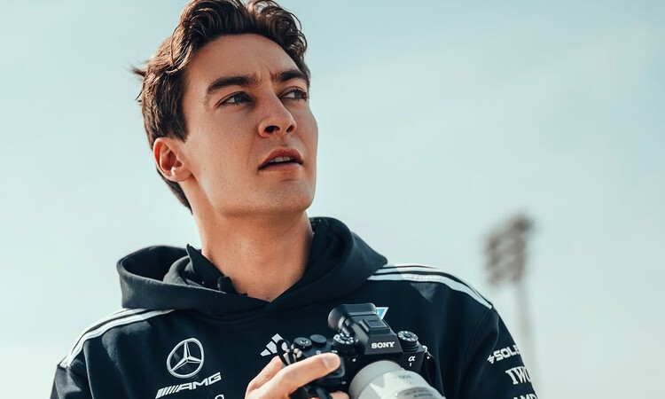 Pembalap Marcedes AMG Petronas George Russel.