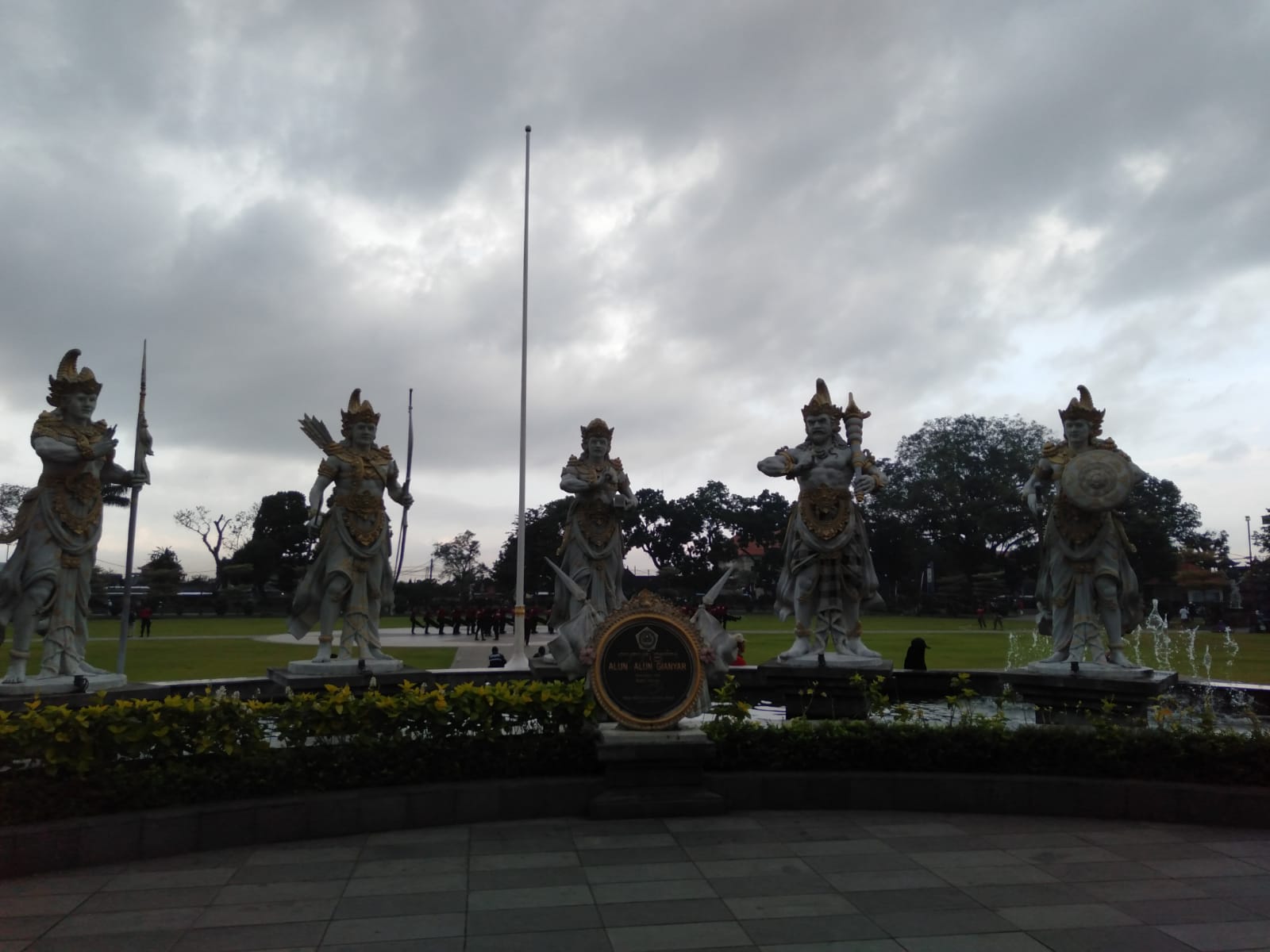 ilustrasi suasana Alun-alun Gianyar. (Miftahuddin/Radar Bali)