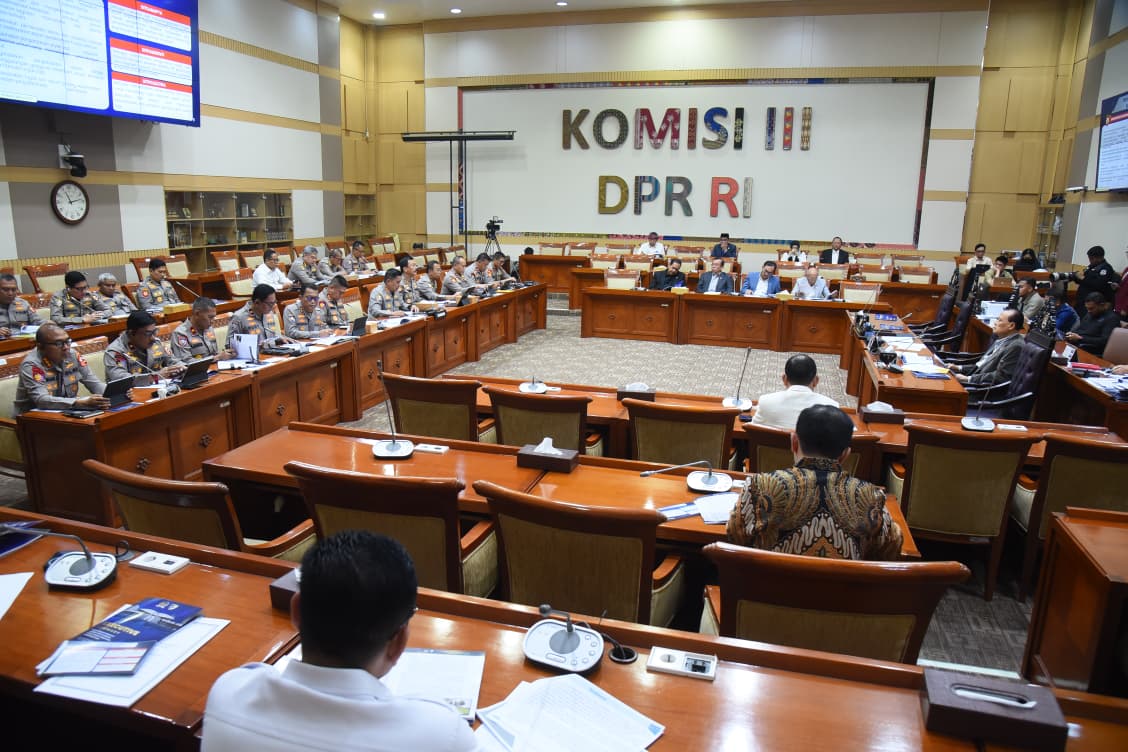 PUJI POLRI: Hearing Komisi III DPR RI bersama Kabaharkam Polri Komjen Karyoto di Kompleks Parlemen, Senayan, Jakarta, Rabu (11/3/2026).