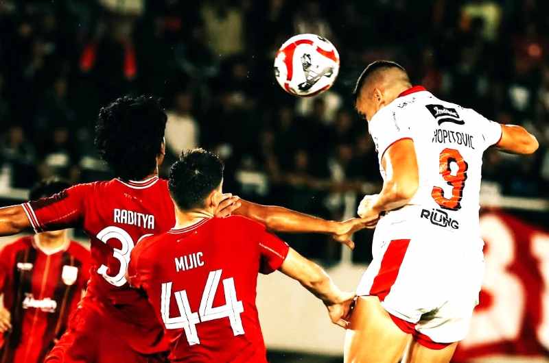 DICUKUR PERSIS : Bali United dihajar tuan rumah Persis Solo 3-0. Banyak peluang Bali United sia-sia tak membuahkan gol. (IG Bali United)