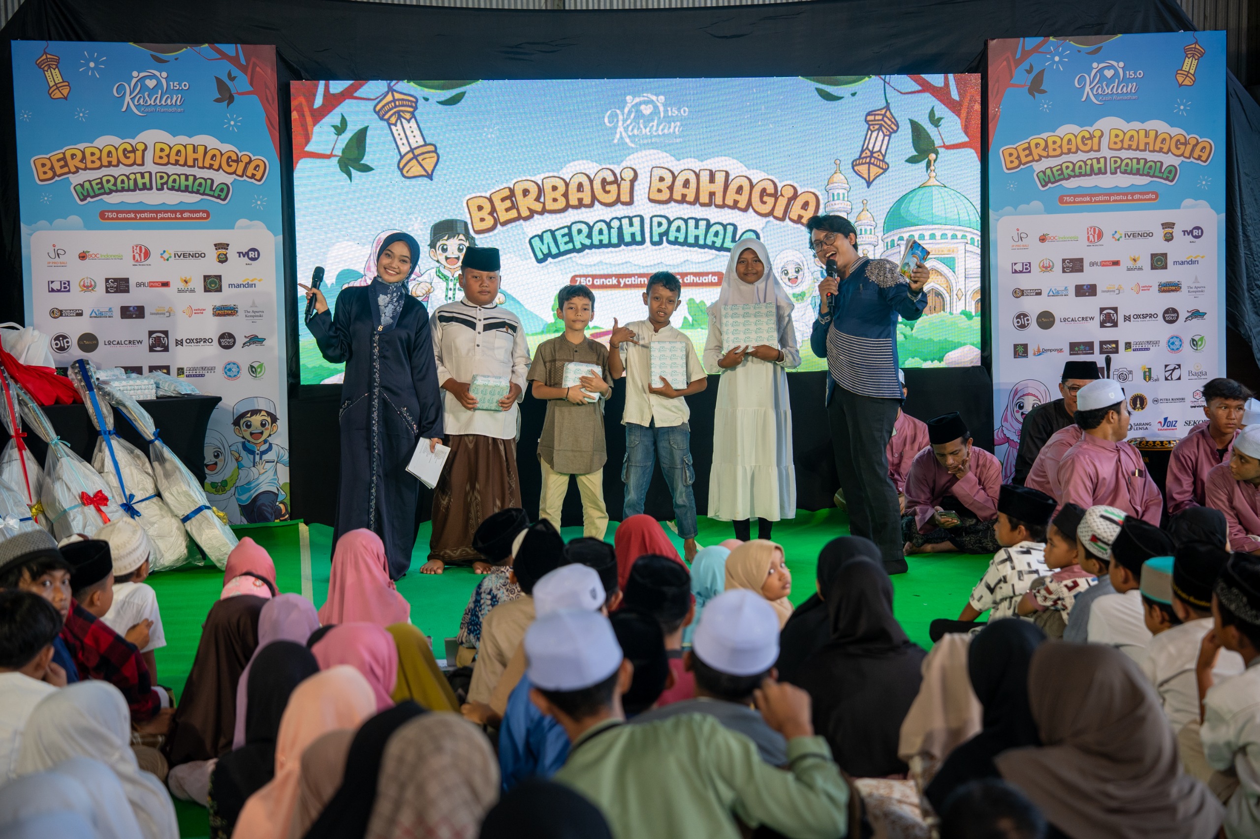 Lebih dari 200 anak yatim, piatu, dan dhuafa, menghadiri Kasih Ramadan ke 15 (KASDAN 15.0) 2026 di Aula TVRI Bali, Denpasar, Sabtu 14 Maret 2026.