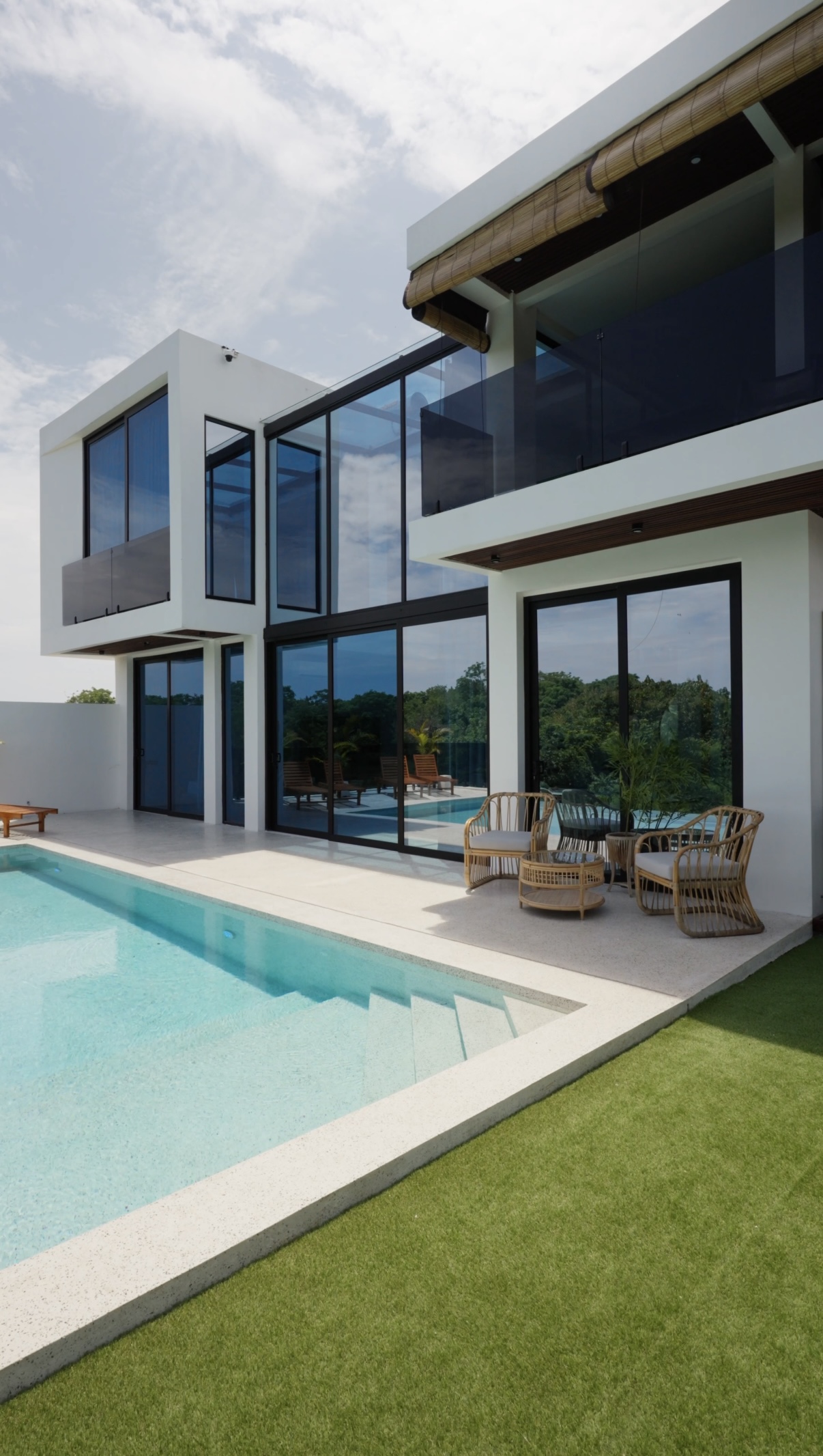 OctaSun Residence yang dikembangkan oleh Seven Sky Villas menawarkan kompleks eksklusif yang terdiri dari 26 vila premium, dengan pengelolaan profesional oleh Betterplace.