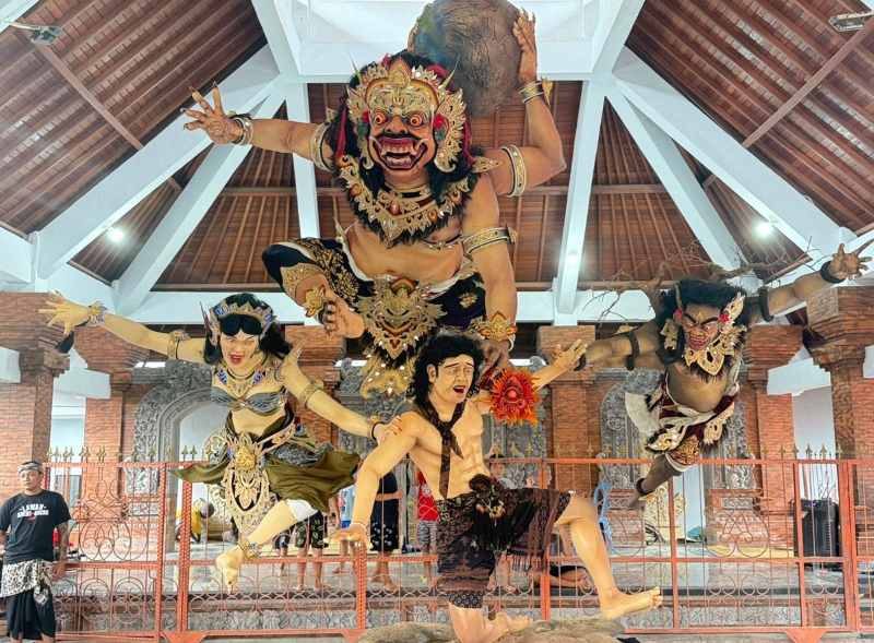 SEMARAK : Salah satu ogoh-ogoh dalam atraksi di Kesiman, Denpasar. (ist)
